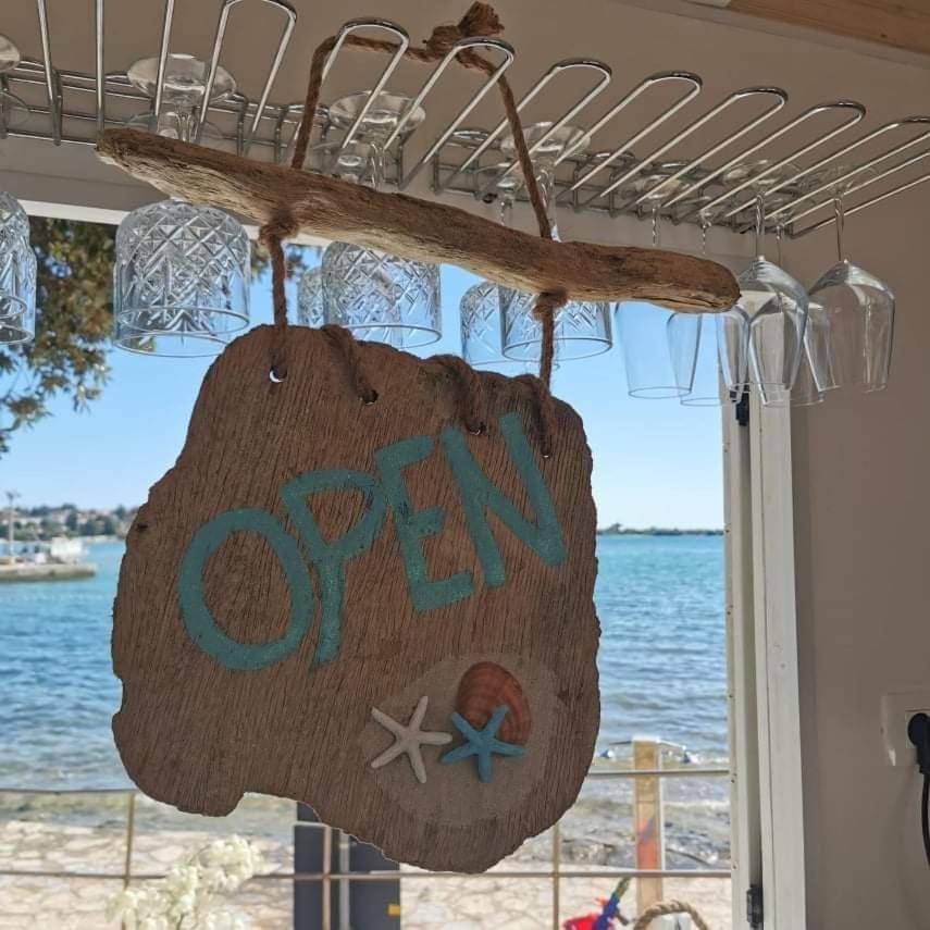 Apartment Villa Angelina, 70M From The Beach, Free Parking Novigrad Istria Extérieur photo
